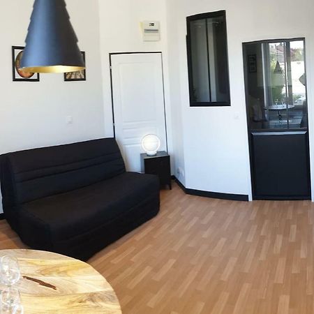שומון L'Appart'Hotel Vous Accueille Au Coeur De Chaumont מראה חיצוני תמונה