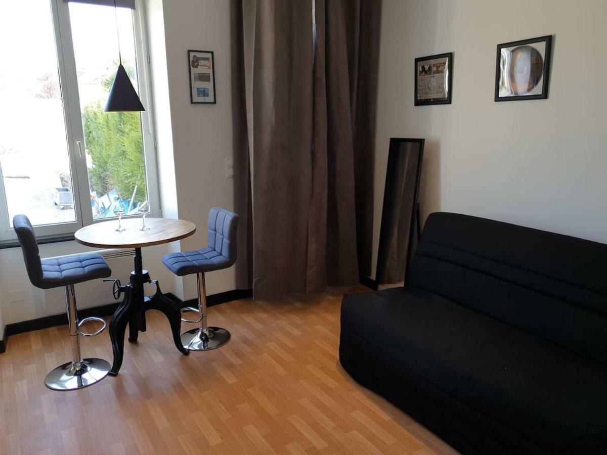 שומון L'Appart'Hotel Vous Accueille Au Coeur De Chaumont מראה חיצוני תמונה