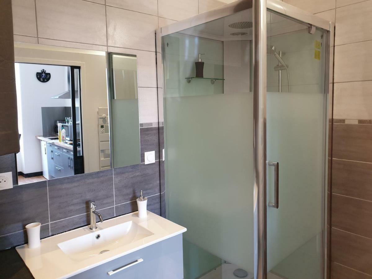 שומון L'Appart'Hotel Vous Accueille Au Coeur De Chaumont מראה חיצוני תמונה