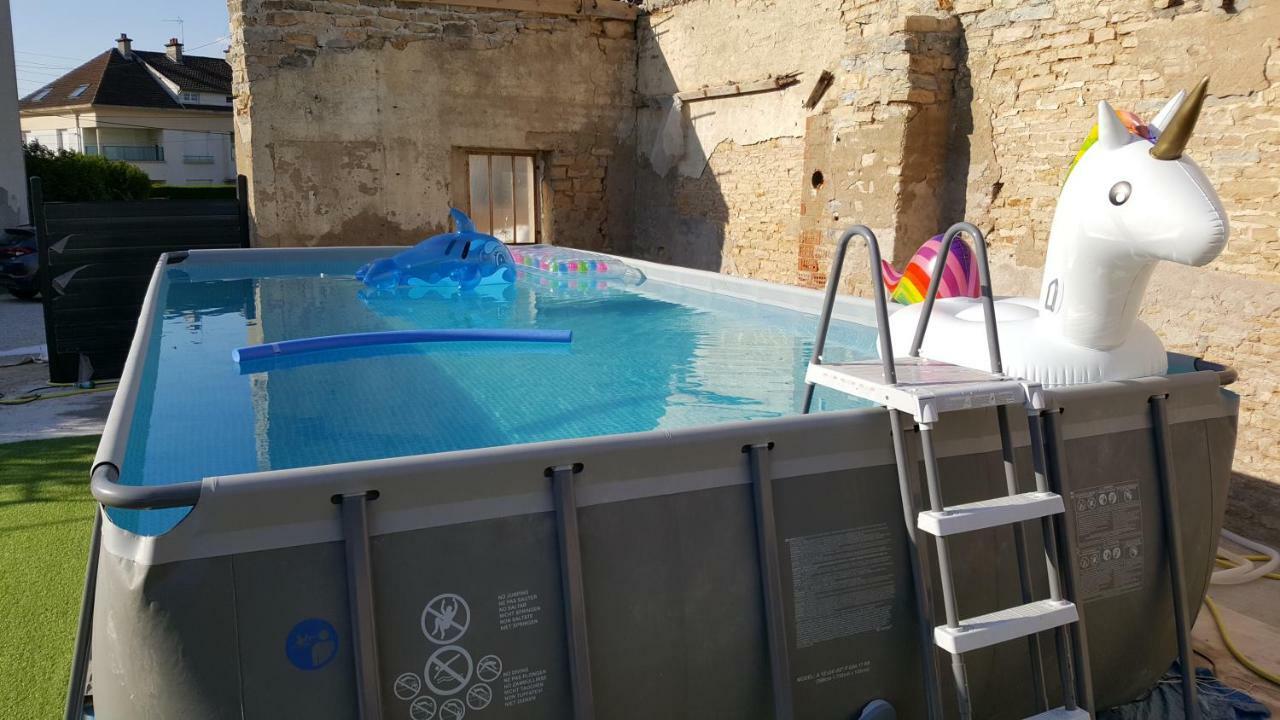 שומון L'Appart'Hotel Vous Accueille Au Coeur De Chaumont מראה חיצוני תמונה